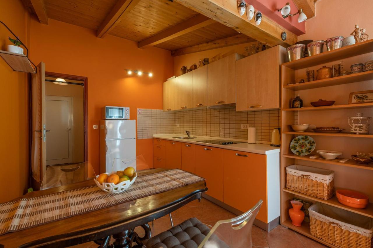 Apartment Orange 29 โรวีน ภายนอก รูปภาพ