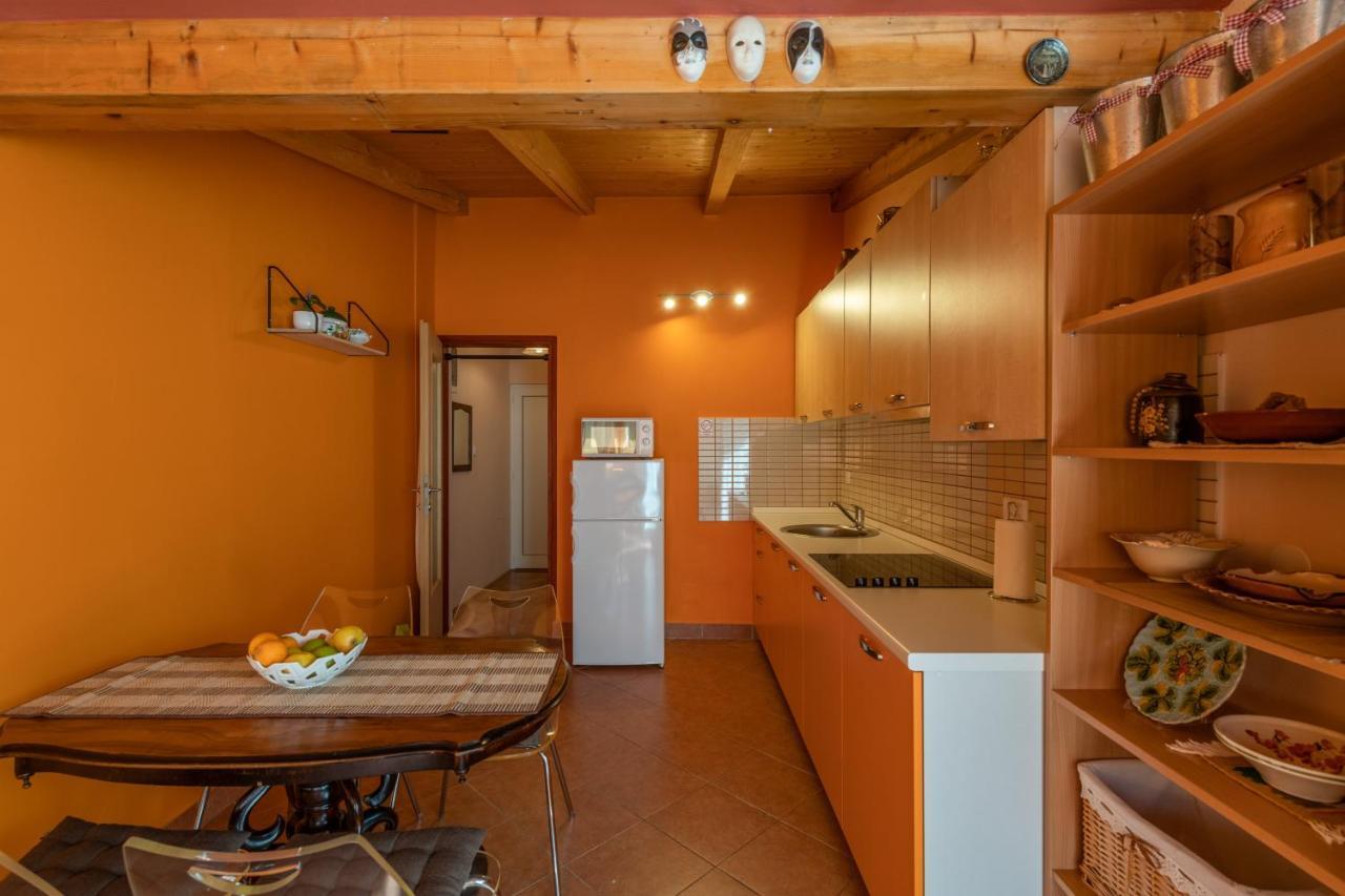 Apartment Orange 29 โรวีน ภายนอก รูปภาพ