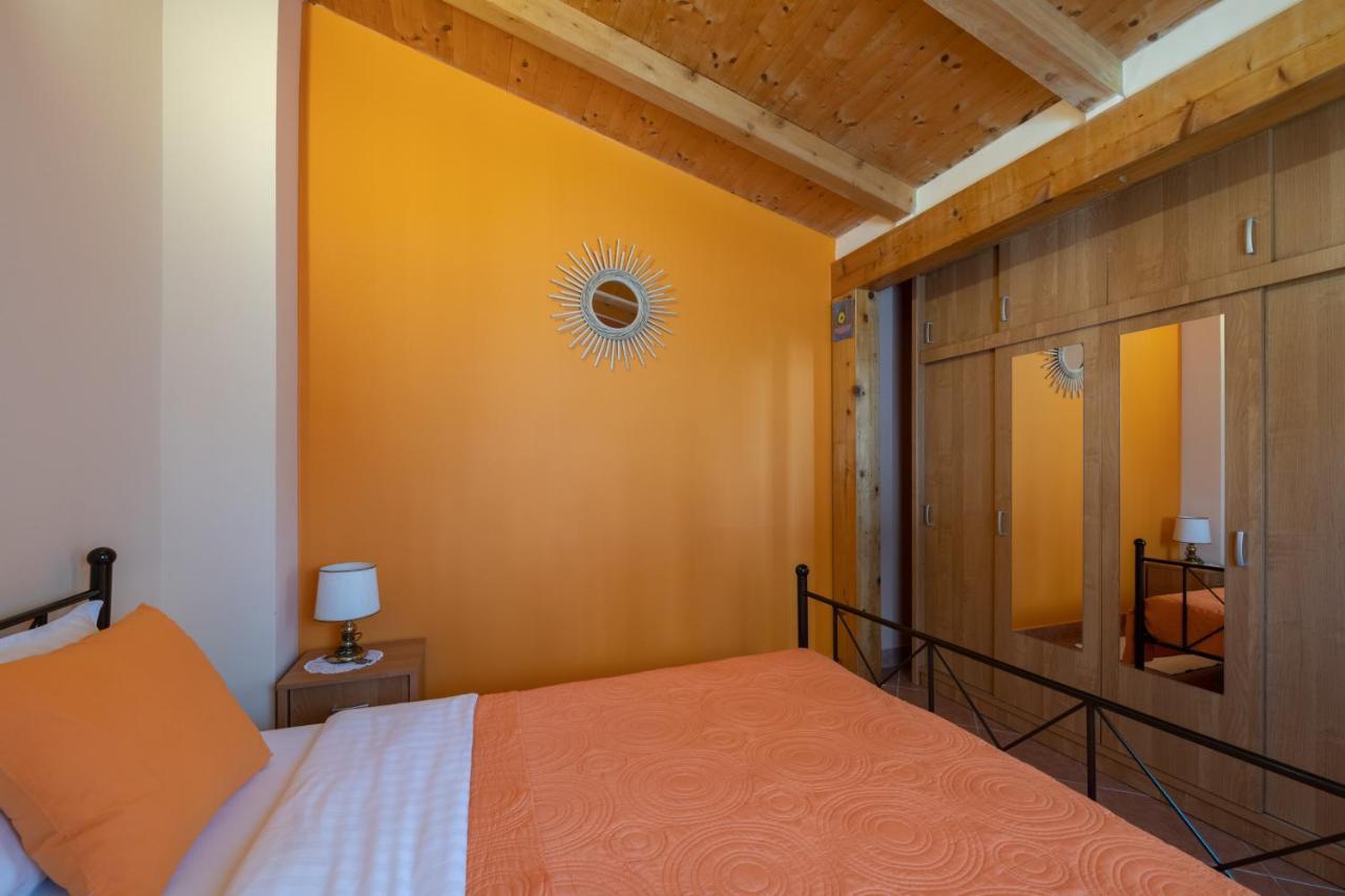 Apartment Orange 29 โรวีน ภายนอก รูปภาพ