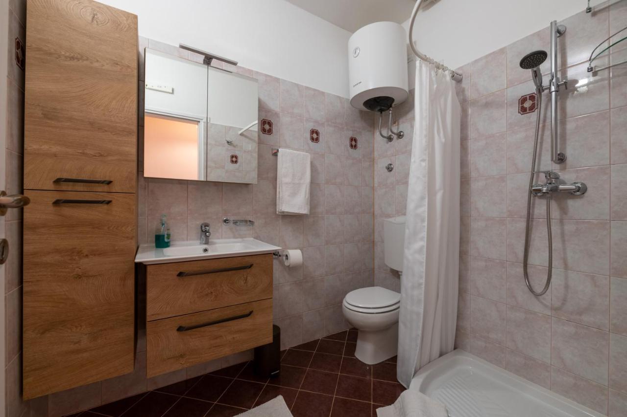 Apartment Orange 29 โรวีน ภายนอก รูปภาพ